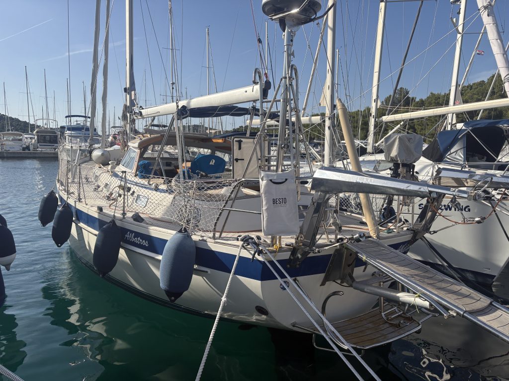 Hallberg Rassy 42F